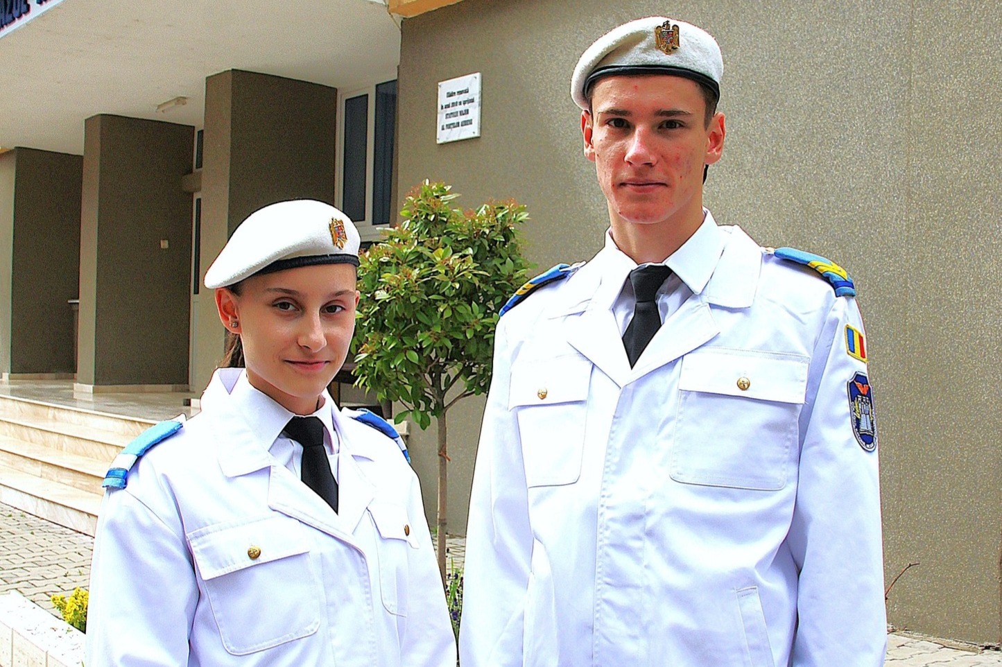 Tania Damian și Teodor Cîmpan, elevi militari în Alba Iulia, premii importante la un concurs de traduceri literare și de specialitate