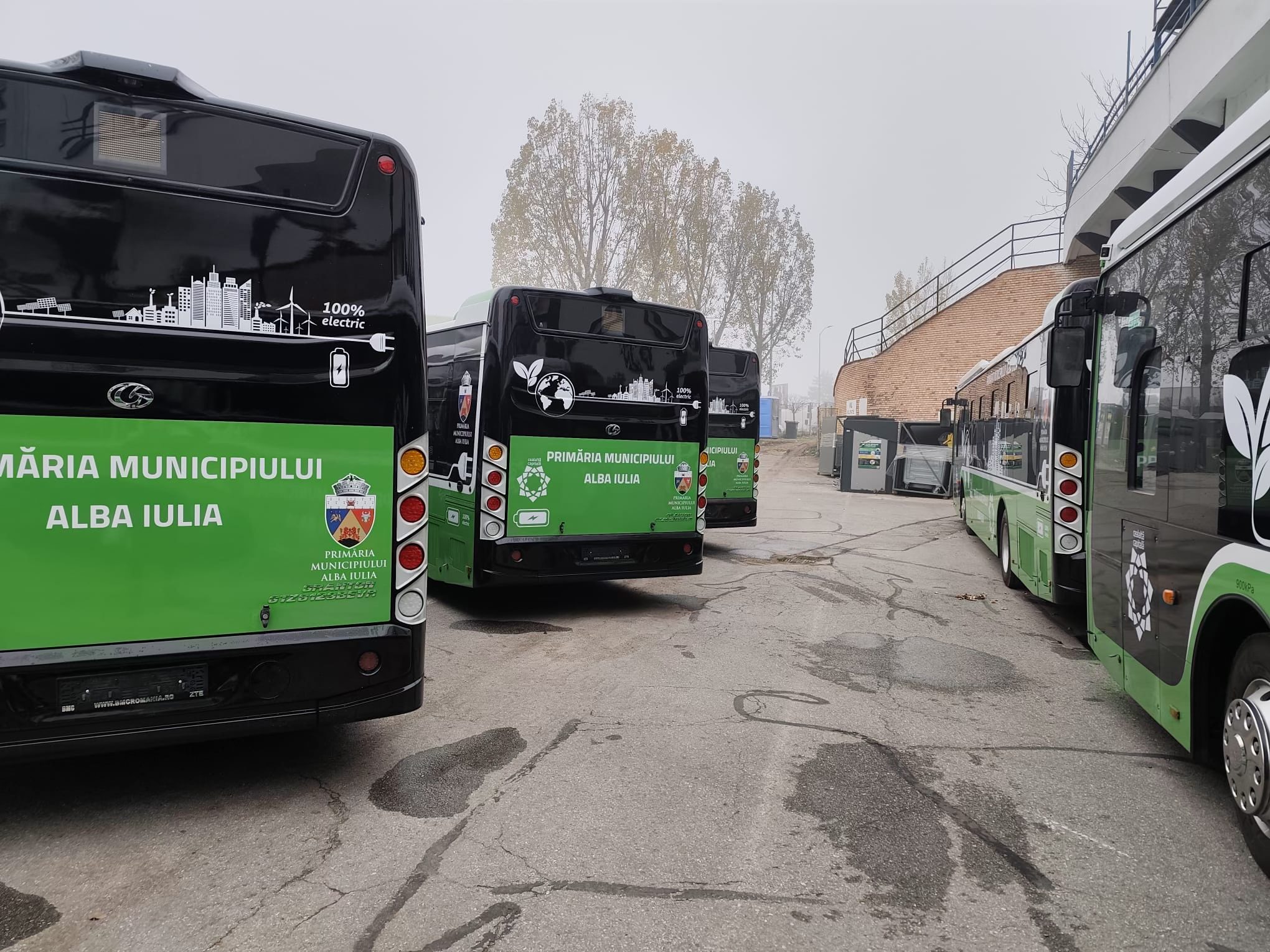 La Alba Iulia sosit încă patru autobuze electrice. Primăria anunță pași concreți spre un transport public modern și eficient